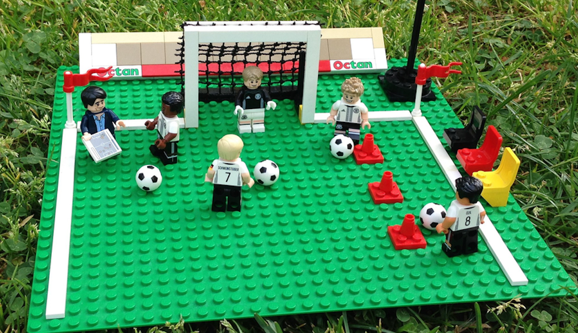 2K prepara una línea de juegos deportivos de LEGO